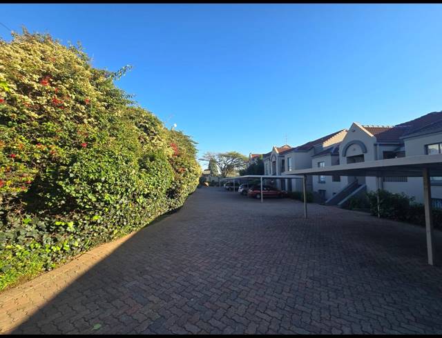 2 bed property to rent in FLORIDA HILLS